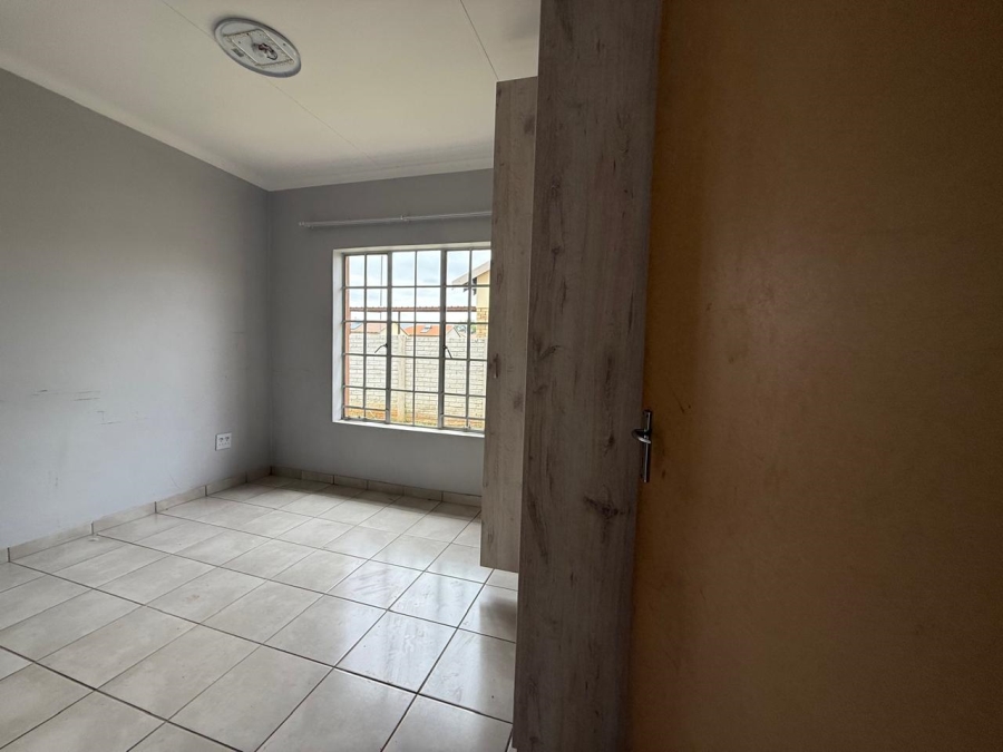 To Let 3 Bedroom Property for Rent in Waterkloof East North West